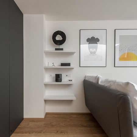 Fully Renovated Stylish Duplex In A Convenient Location Praga Exterior foto
